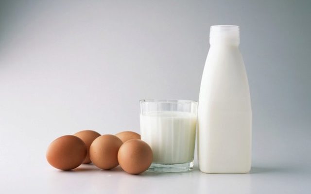 Молоко белок